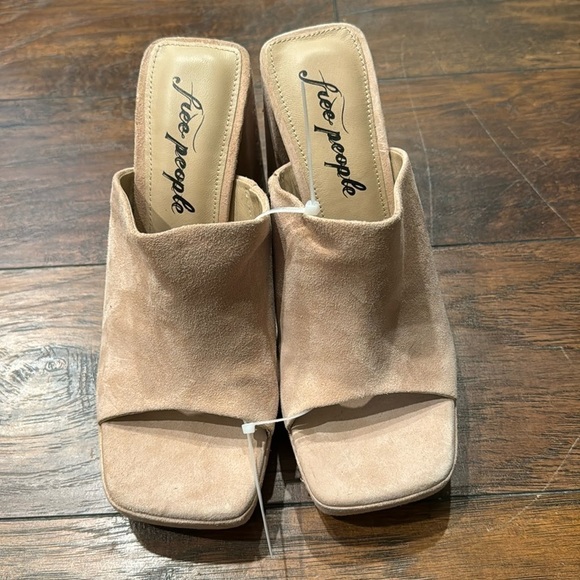 NEW! Free People Pearl Sand Margo Platform Sandal - Size 39EU/9US - Picture 6 of 16
